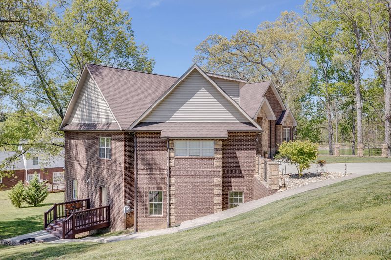 1953 Infinity Ln, Sevierville, TN 37876