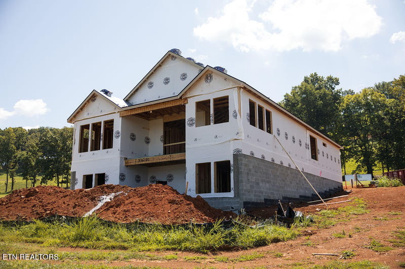 1954 Black Bear Cir, Loudon, TN 37774