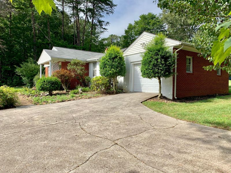 1955 Clinton Hwy, Clinton, TN 37716