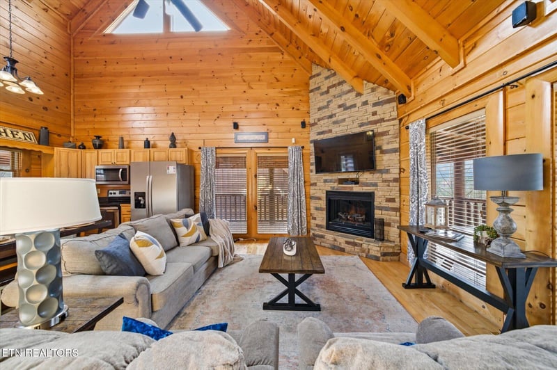 1959 Cougar Crossing Way, Sevierville, TN 37876