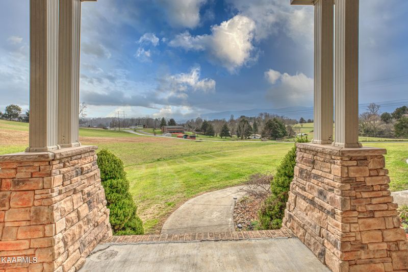 196 Autumn Brooke Ln, Jacksboro, TN 37757