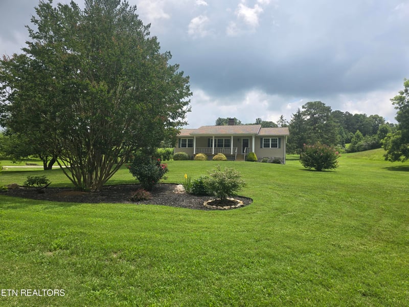 196 Church Rd, Lafollette, TN 37766