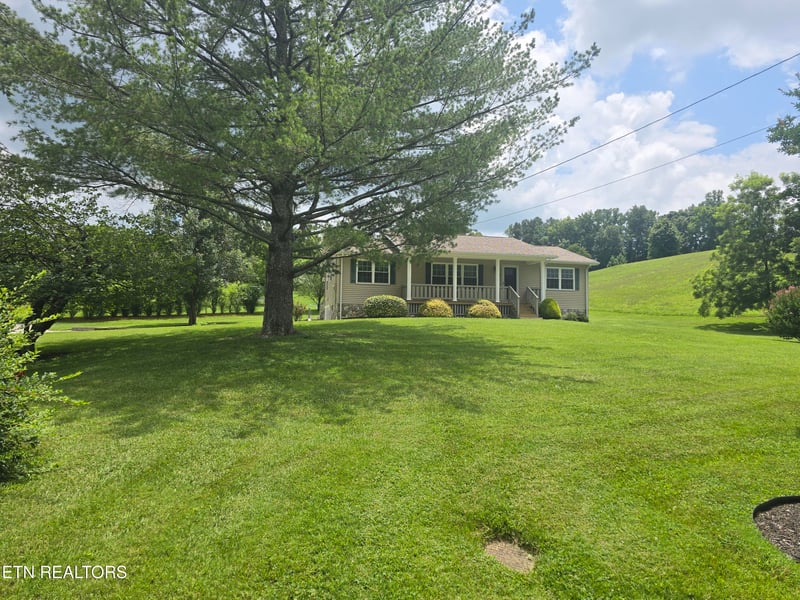 196 Church Rd, Lafollette, TN 37766