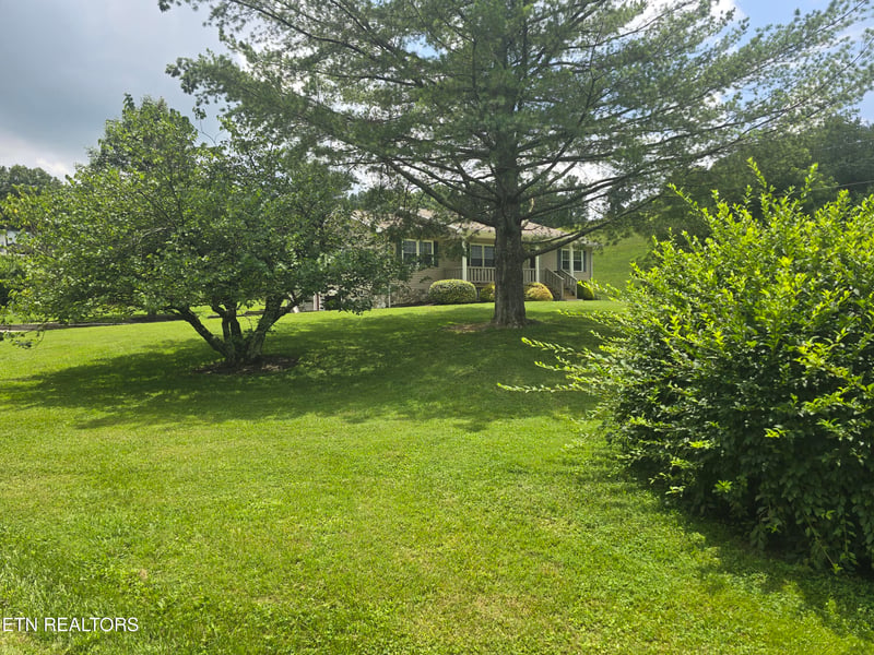 196 Church Rd, Lafollette, TN 37766