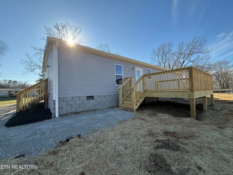 196 Copenhaver Rd, Lenoir City, TN 37771