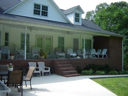 196 Country Dr, Kingston, TN 37763