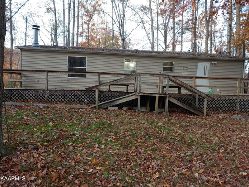 196 Davis Rd, Harriman, TN 37748