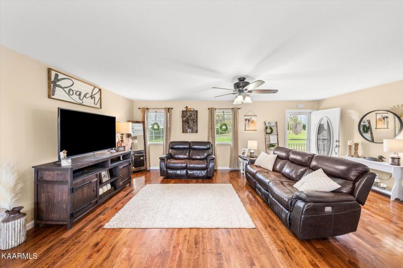 196 Lees Chapel Rd, Sweetwater, TN 37874
