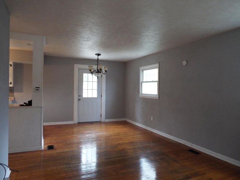 196 Loop Rd, Caryville, TN 37714