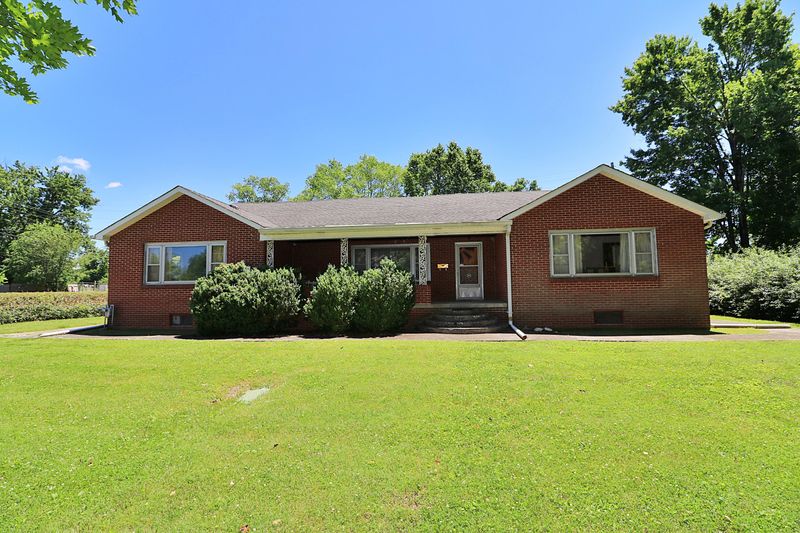 196 N Bank St, Oneida, TN 37841