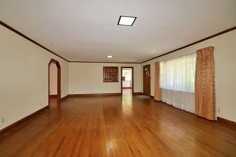 196 N Bank St, Oneida, TN 37841