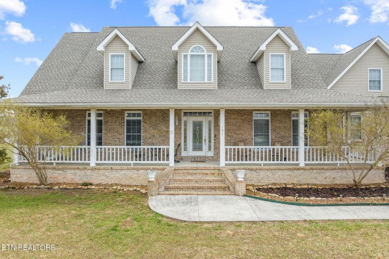 196 Ottoma Dr, Crossville, TN 38555