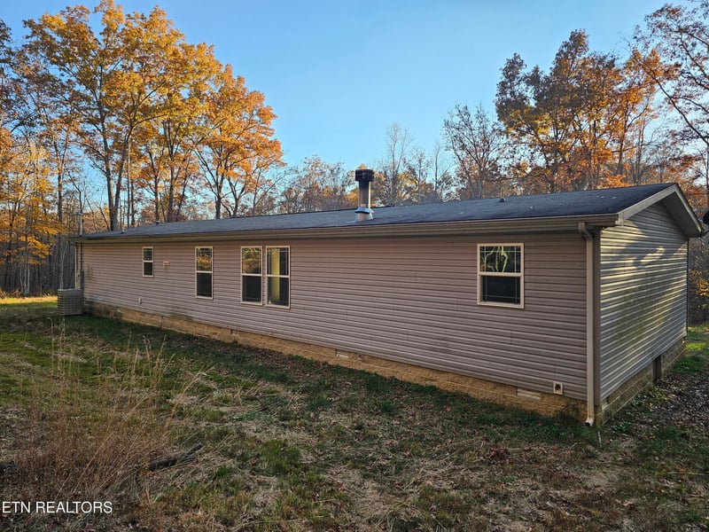 196 Red Hill Rd, Sunbright, TN 37872