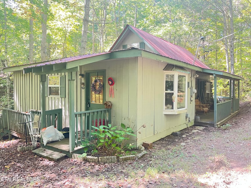 196 Roberts Ln, Tellico Plains, TN 37385