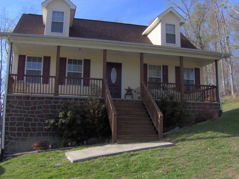 196 White Oak Ln, Rutledge, TN 37861