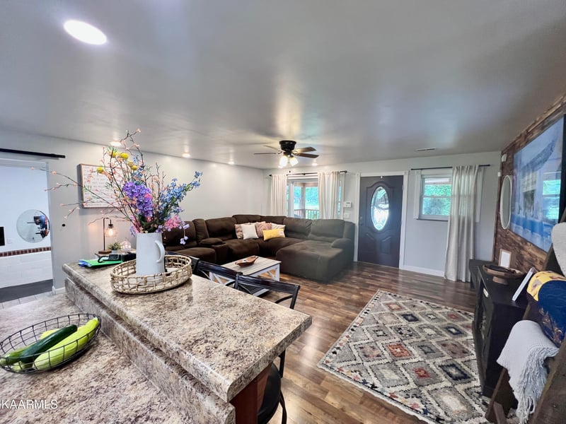 196 Wooldridge Pike, Newcomb, TN 37819