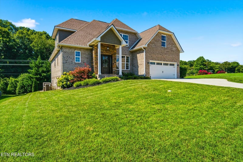 196 Zane Ln, Lenoir City, TN 37772