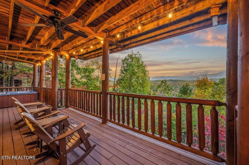 1960 Blackthorn Tr, Sevierville, TN 37876