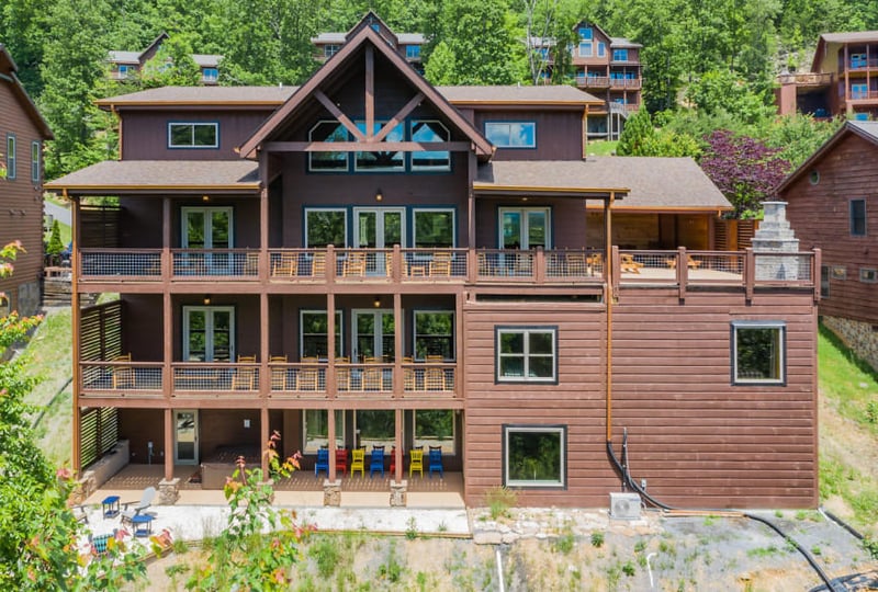 1961 Blackthorn Tr, Sevierville, TN 37876