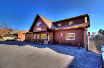 1961 Blackthorn Tr, Sevierville, TN 37876