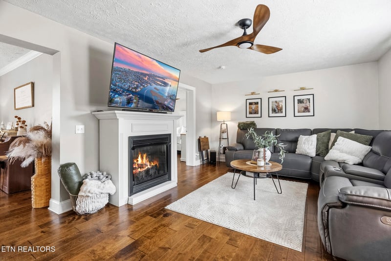 1961 Chelsea Jo Ln, Sevierville, TN 37876