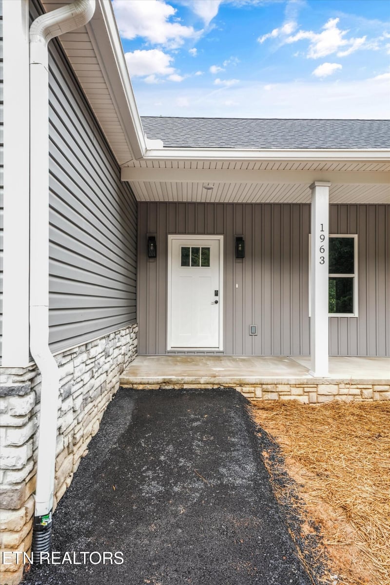 1963 Lee Proffitt Way, Sevierville, TN 37876