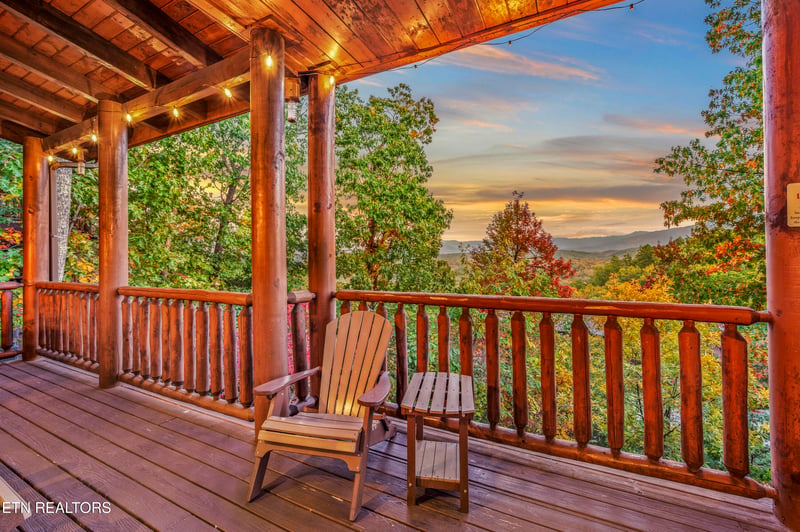 1964 Blackthorn Tr, Sevierville, TN 37876