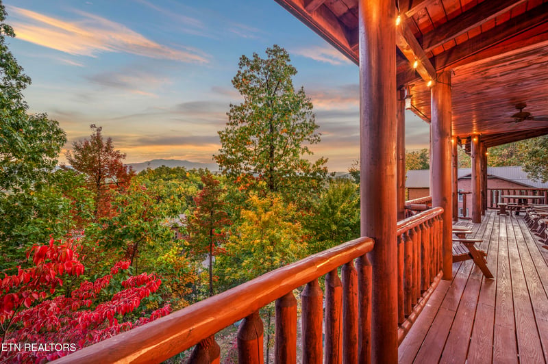 1964 Blackthorn Tr, Sevierville, TN 37876