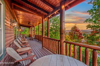 1964 Blackthorn Tr, Sevierville, TN 37876