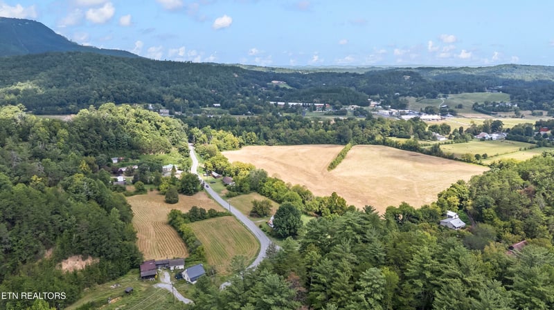 1964 Little Valley Rd, Sevierville, TN 37862