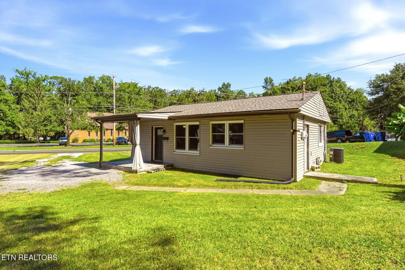197 Manhattan Ave, Oak Ridge, TN 37830