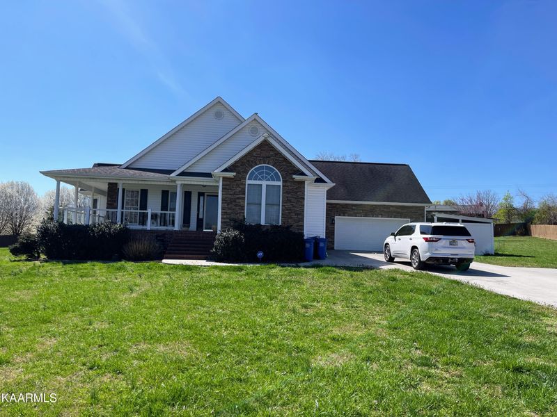 197 Nance Ln, Jacksboro, TN 37757