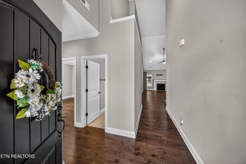 1972 Old Hickory Ln, Lenoir City, TN 37772