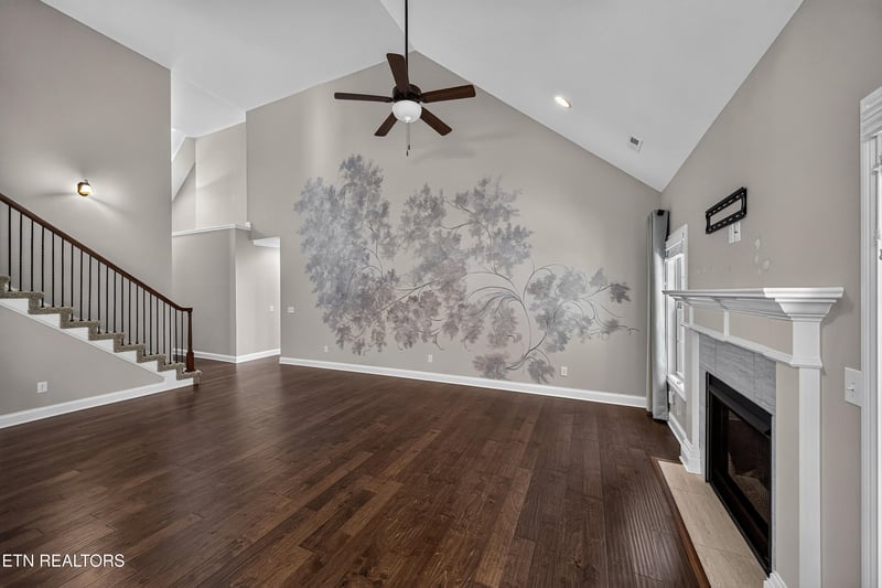 1972 Old Hickory Ln, Lenoir City, TN 37772