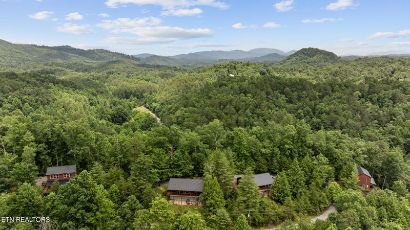 1975 Beech Mtn Ln, Sevierville, TN 37876