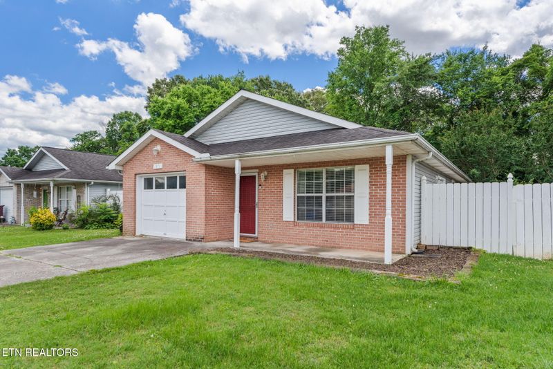 1977 Jeffrey Ln, Alcoa, TN 37701