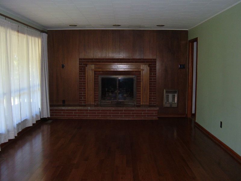 1977 W 3rd Ave, Oneida, TN 37841