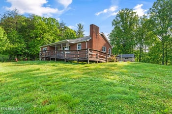 1979 Deermont Rd, Oakdale, TN 37829