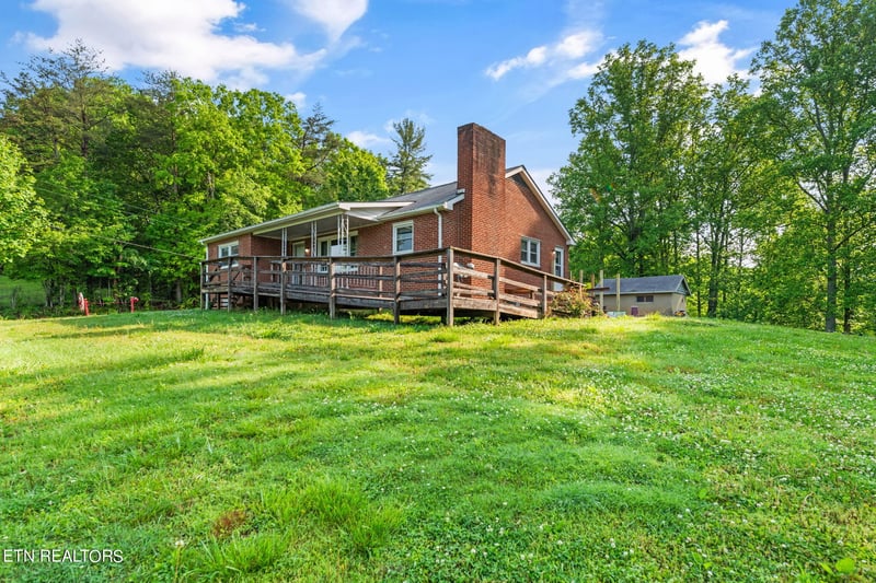1979 Deermont Rd, Oakdale, TN 37829