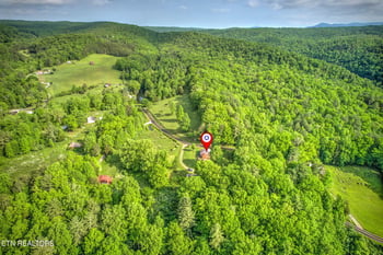 1979 Deermont Rd, Oakdale, TN 37829