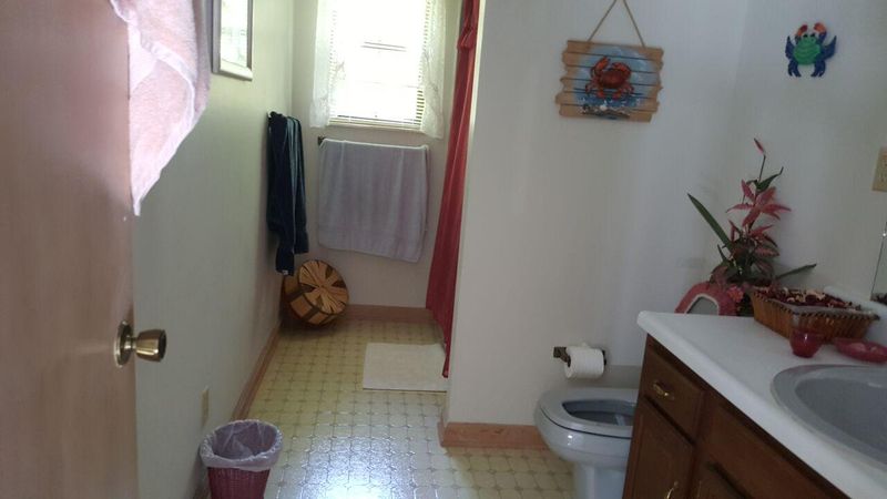 198 Arnold Cir, Jacksboro, TN 37757