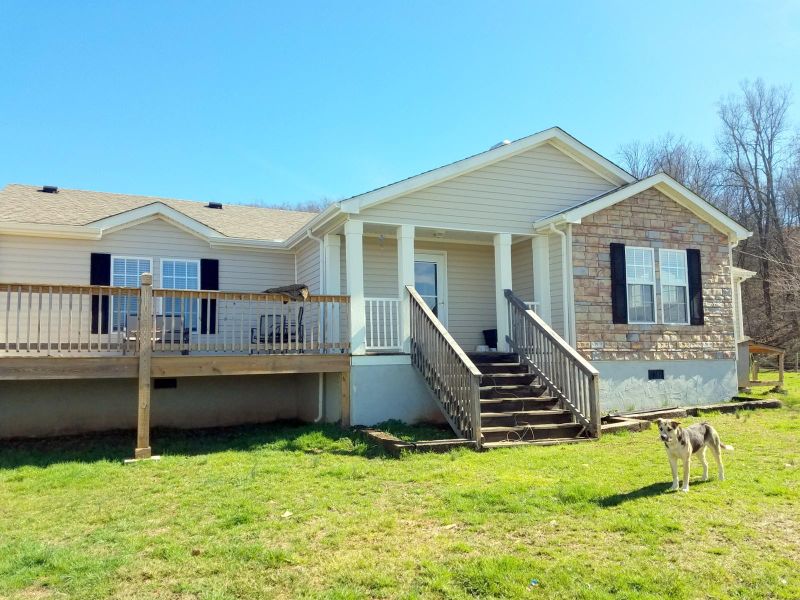 198 Ayers Ln, Sweetwater, TN 37874