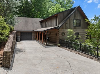 198 E Cove Dr, Greenback, TN 37742