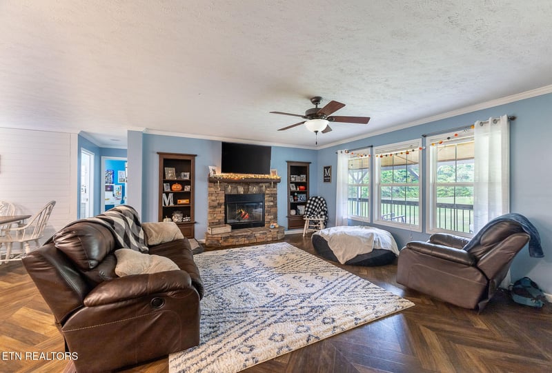 198 Pattie Gap Rd, Philadelphia, TN 37846