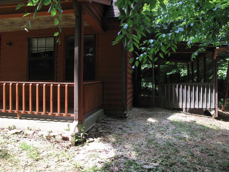 198 Pine Mountain Rd, Jellico, TN 37762
