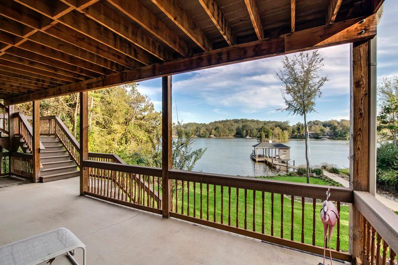 198 S Kanutsu Ln, Loudon, TN 37774