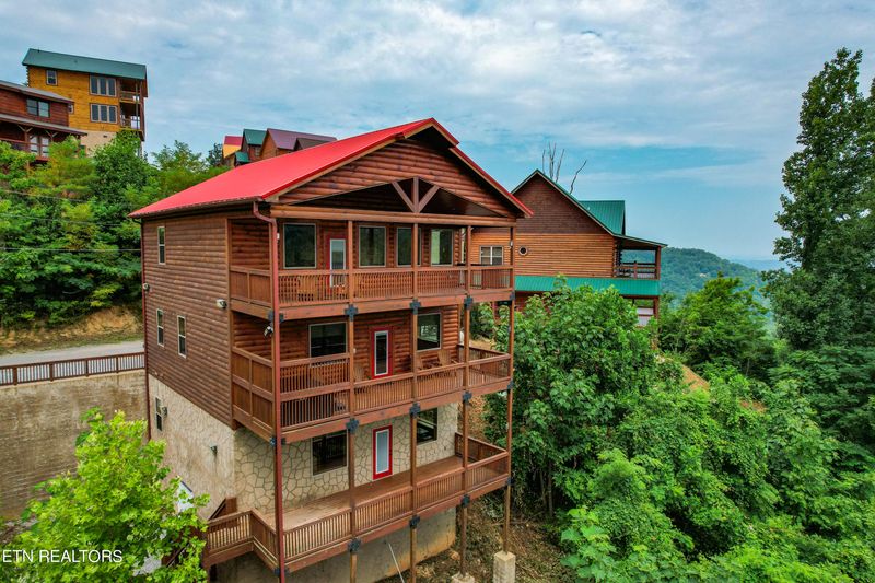 1980 Backhome Ln, Sevierville, TN 37876