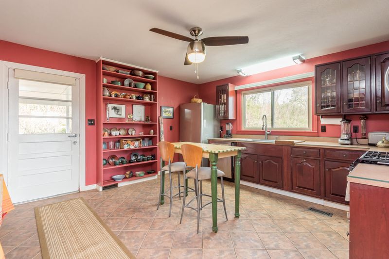 1980 Bluff Rd, Harriman, TN 37748