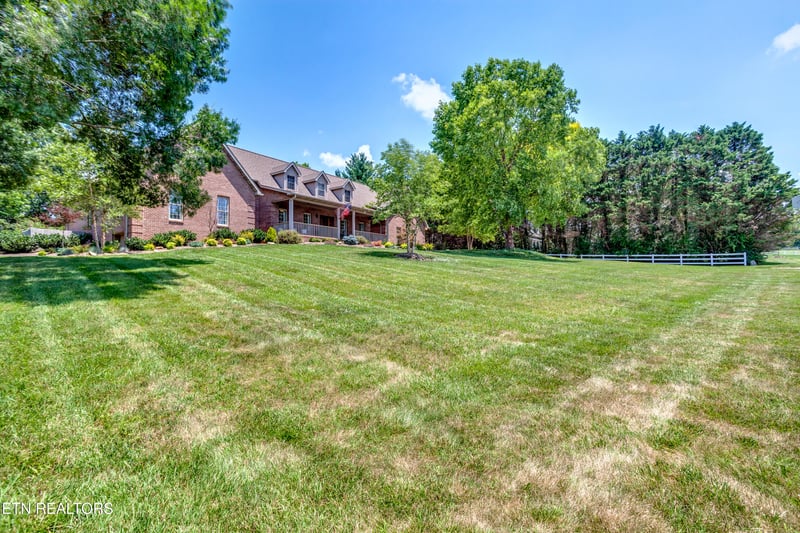 1980 Carpenters Grade Rd, Maryville, TN 37803