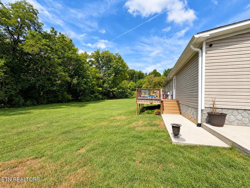1980 Martel Rd, Lenoir City, TN 37772